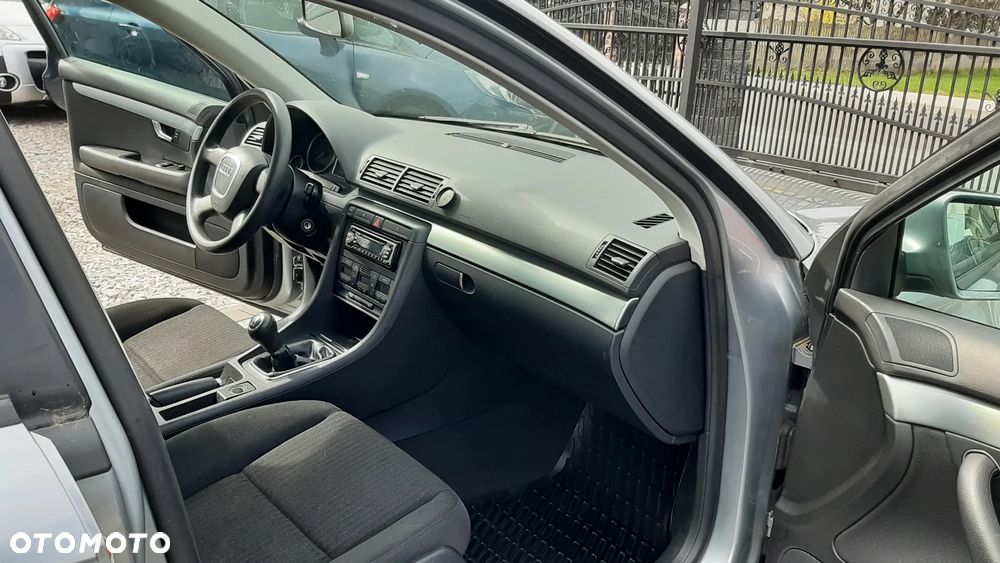 Audi A4 Limousine - 15