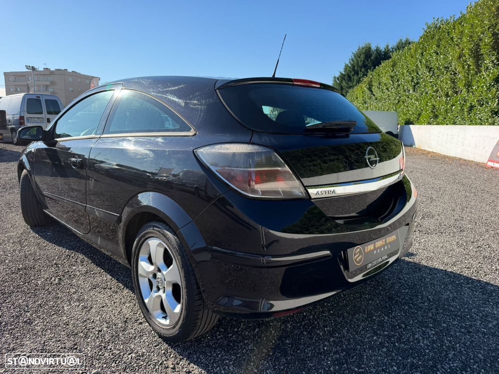 Opel Astra GTC 1.3 CDTi - 22