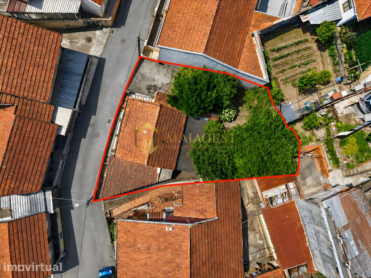 Moradia T3 para Reabilitação em São Pedro da Cova - Grande imagem: 2/13