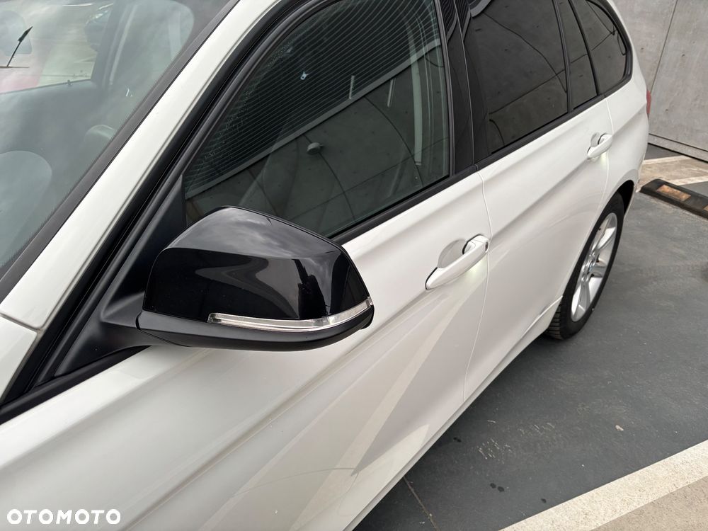 BMW Seria 3 318d Sport Line - 10