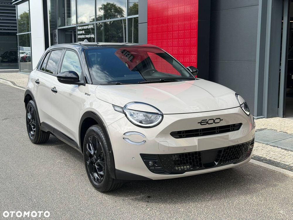 Fiat 600 1.2 Turbo Sport eDCT - 1