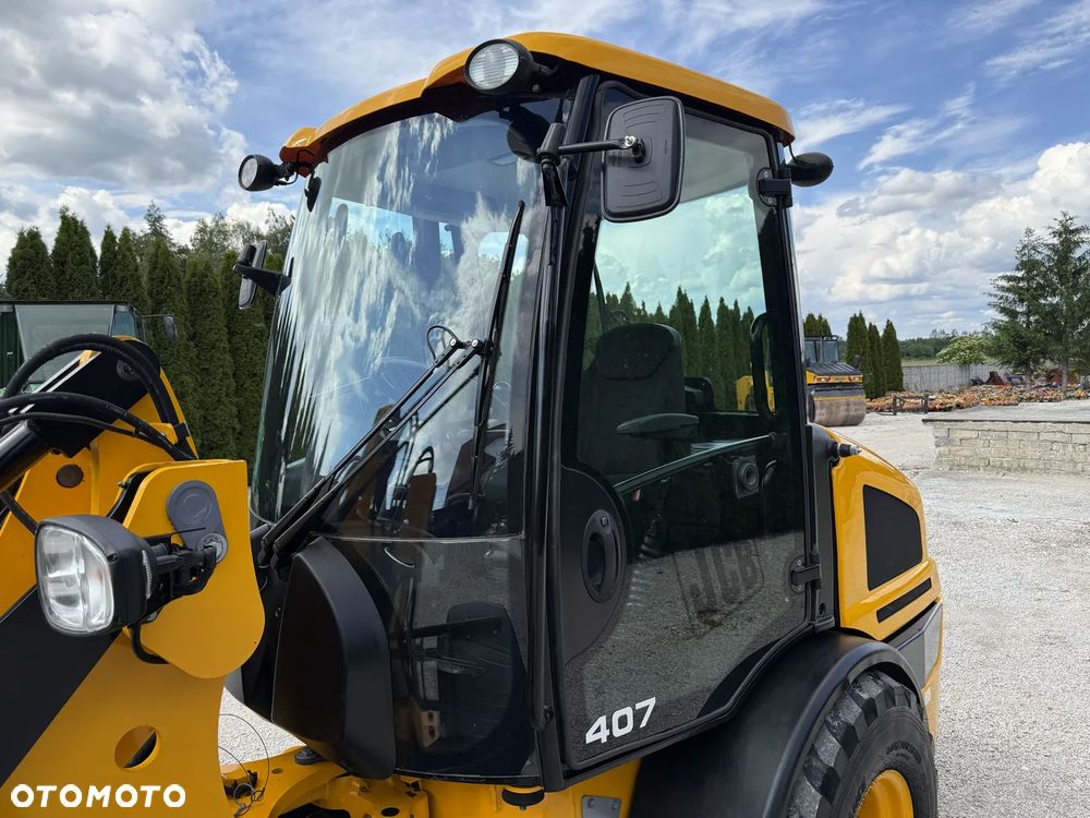 JCB 407 T4 / 2019 ROK / SILNIK 4-CYL BEZ DPF I ADBLUE / PIĘKNA / ORYGINAŁ / ZADBANA / SPROWADZONA Z NIEMIEC / MAŁE GABARYTY / SILNA / 406 408 409 60 70 M 506 509 - 23