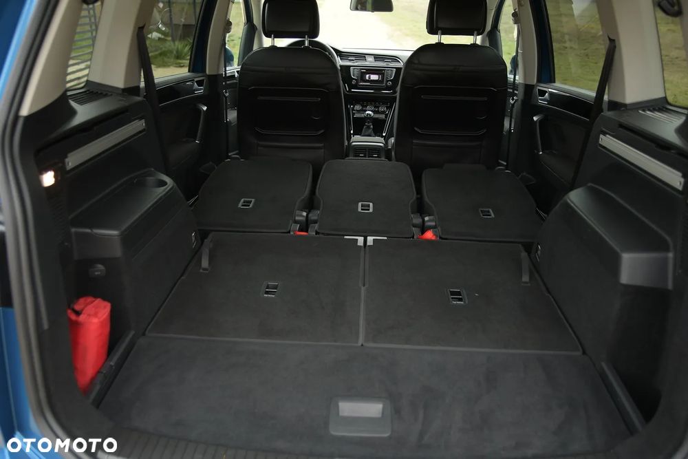 Volkswagen Touran 2.0 TDI SCR Highline - 24