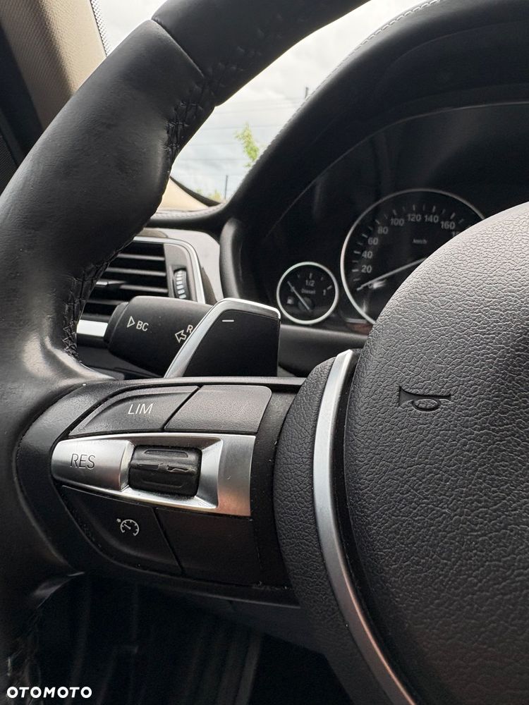 BMW Seria 3 318d Sport Line Shadow - 35
