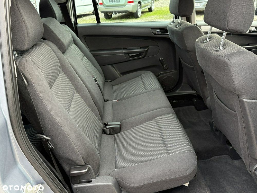 Opel Zafira - 32