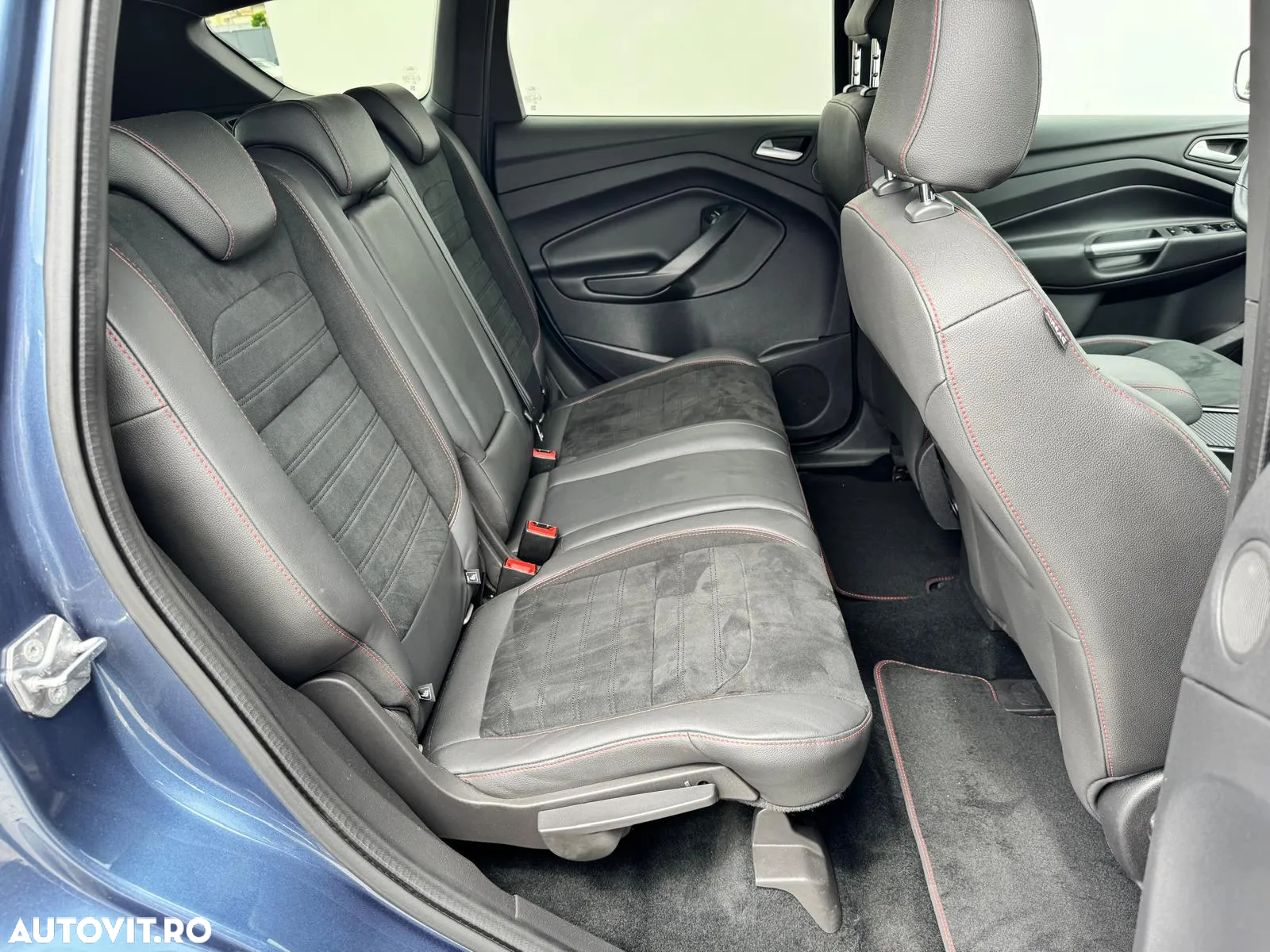 Ford Kuga 2.0 TDCi 4WD Powershift ST-Line - 19