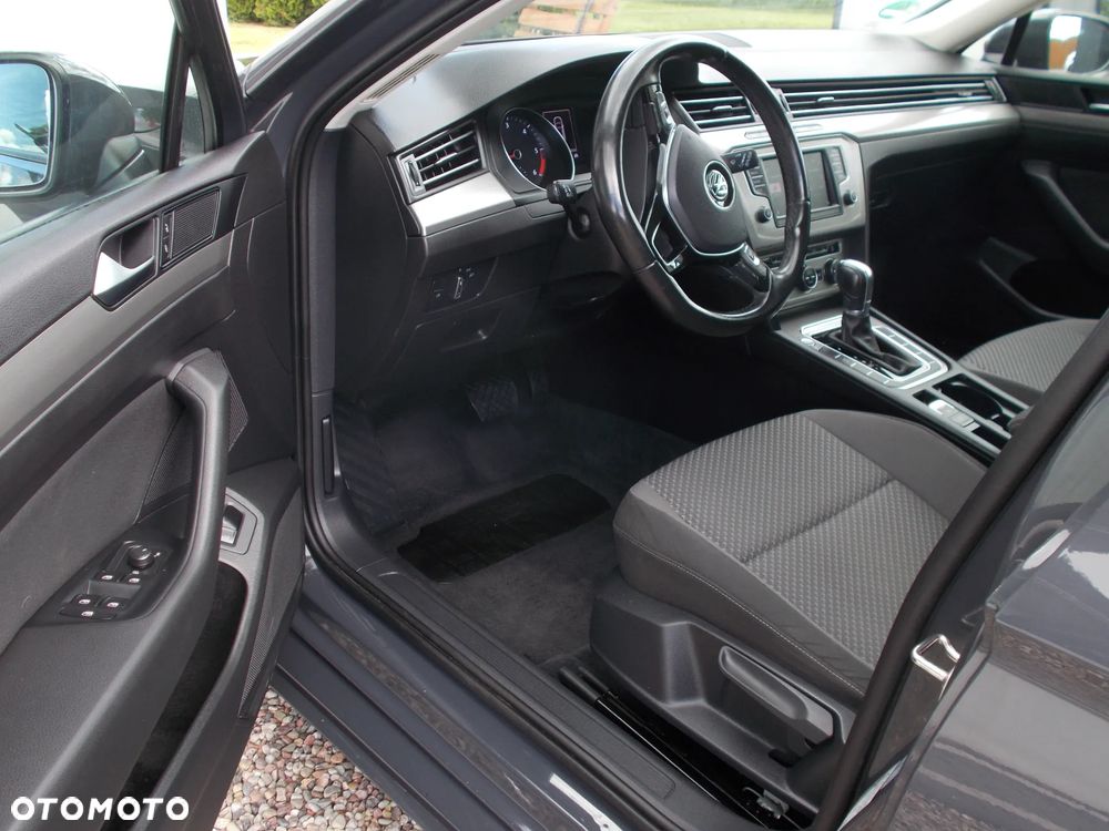 Volkswagen Passat - 5