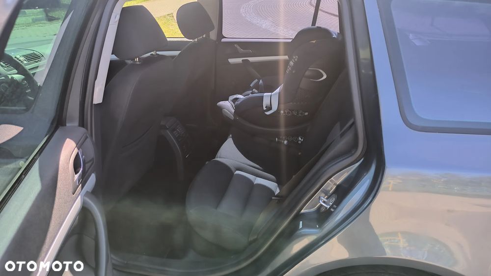 Skoda Octavia 1.6 Combi Style - 16