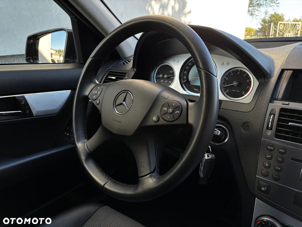 Mercedes-Benz Klasa C 180 Kompressor Avantgarde - 32