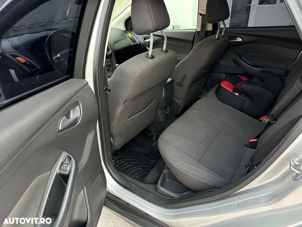 Ford Focus - 10