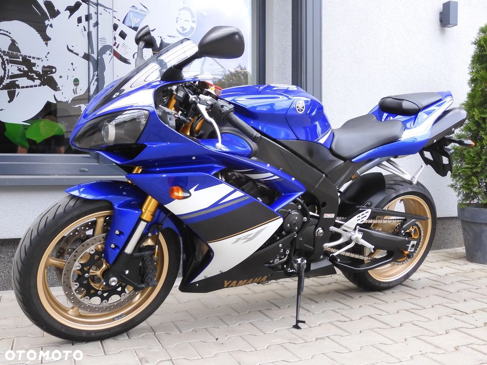Yamaha R1 - 38