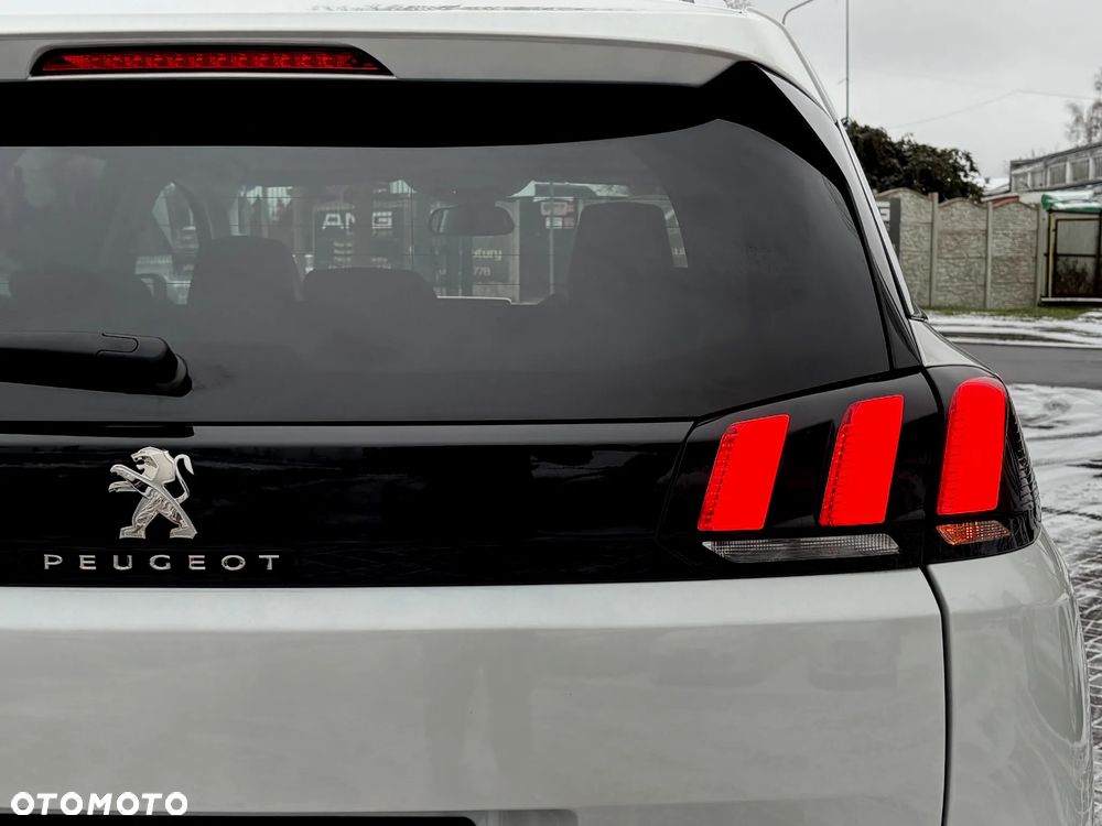 Peugeot 5008 1.6 PureTech Allure S&S EAT8 - 11