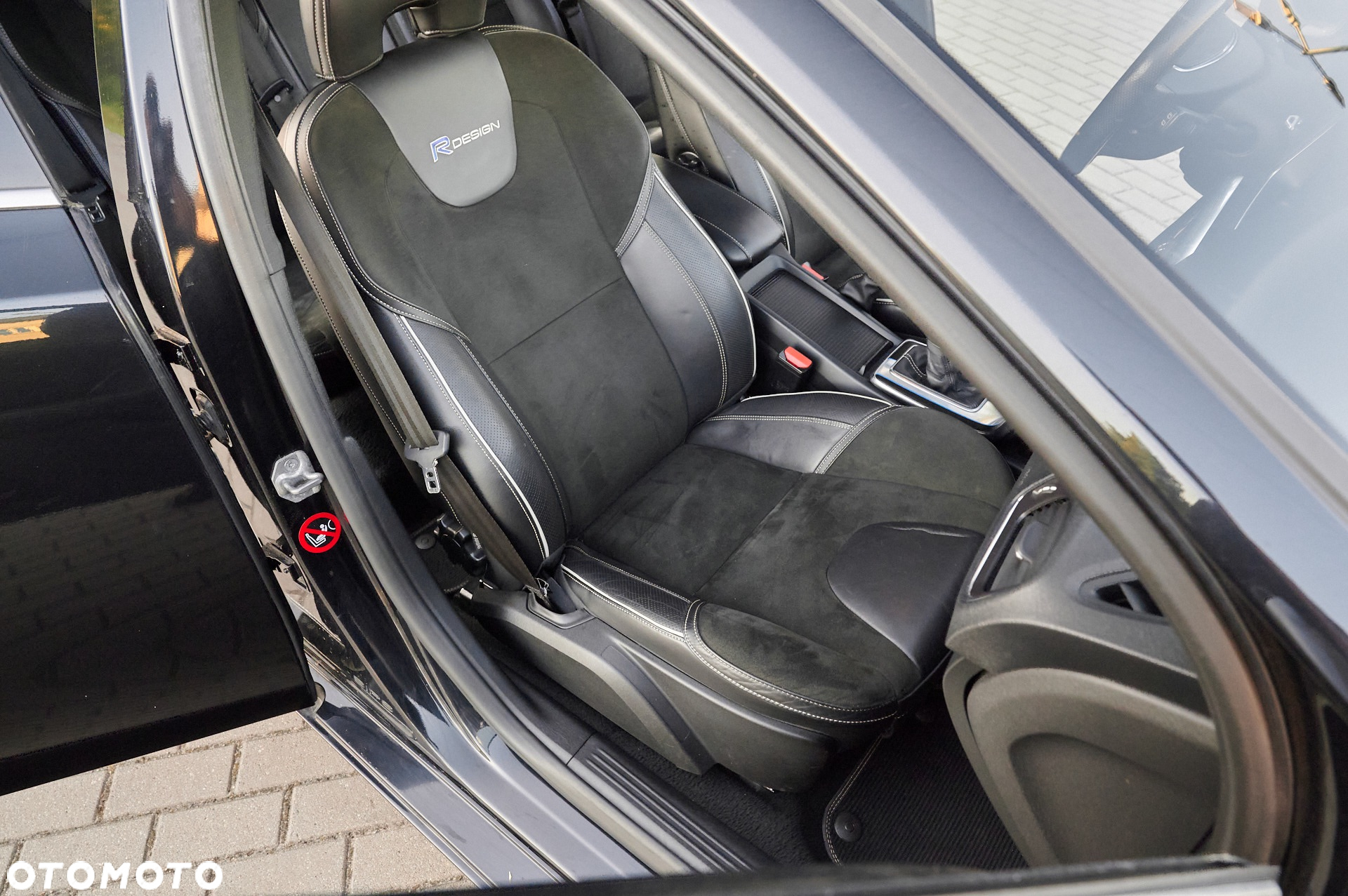 Volvo V40 D2 R-Design - 32