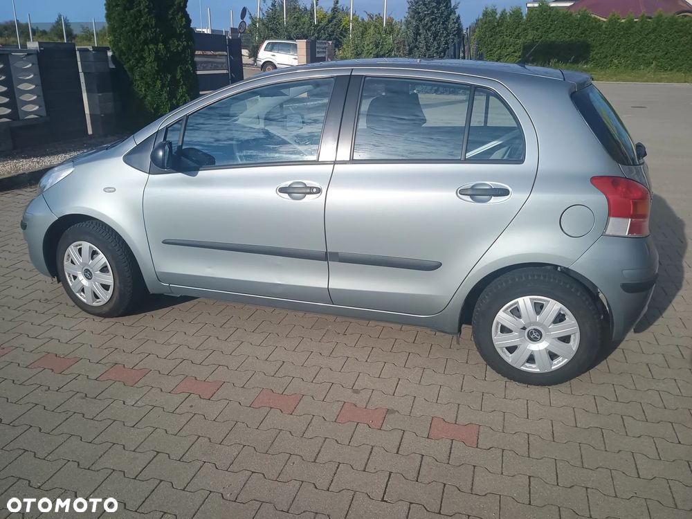 Toyota Yaris - 1