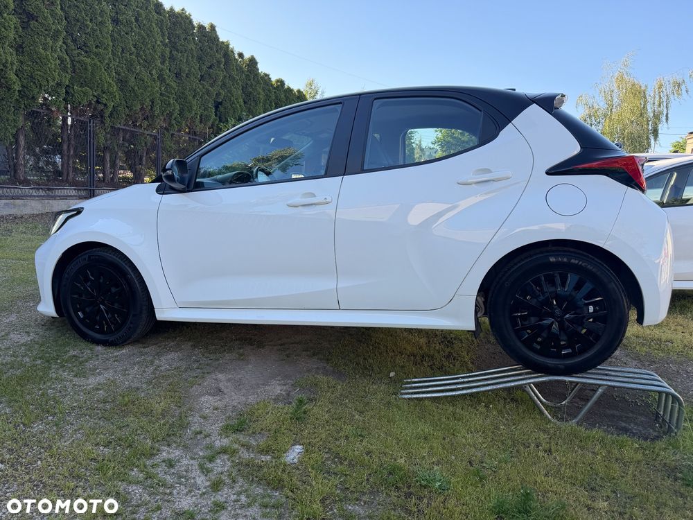 Toyota Yaris Hybrid 1.5 Premiere Edition - 8