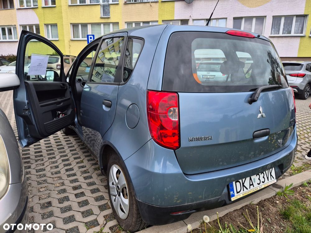 Mitsubishi Colt - 3