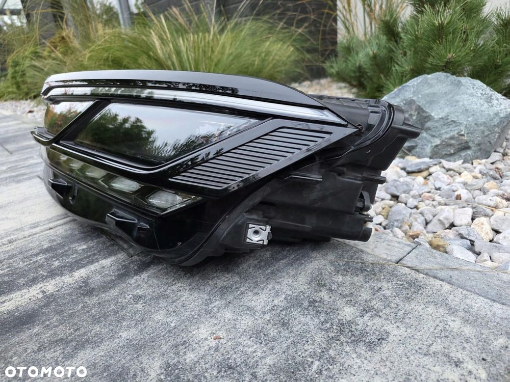 VW TOUAREG 3 III 760 761 R LINE Lampa lewa przód Full Led Matrix IQ Light - 4