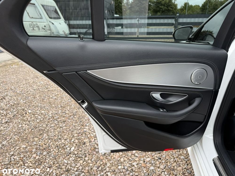 Mercedes-Benz Klasa E - 17