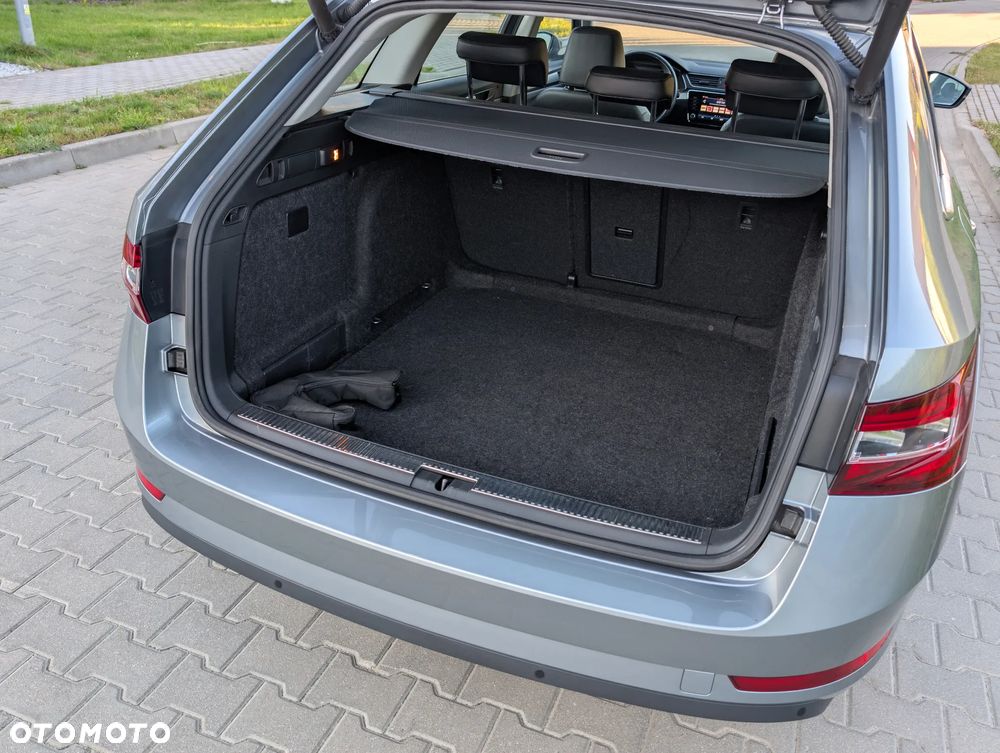 Skoda Superb 2.0 TDI DSG Style - 30
