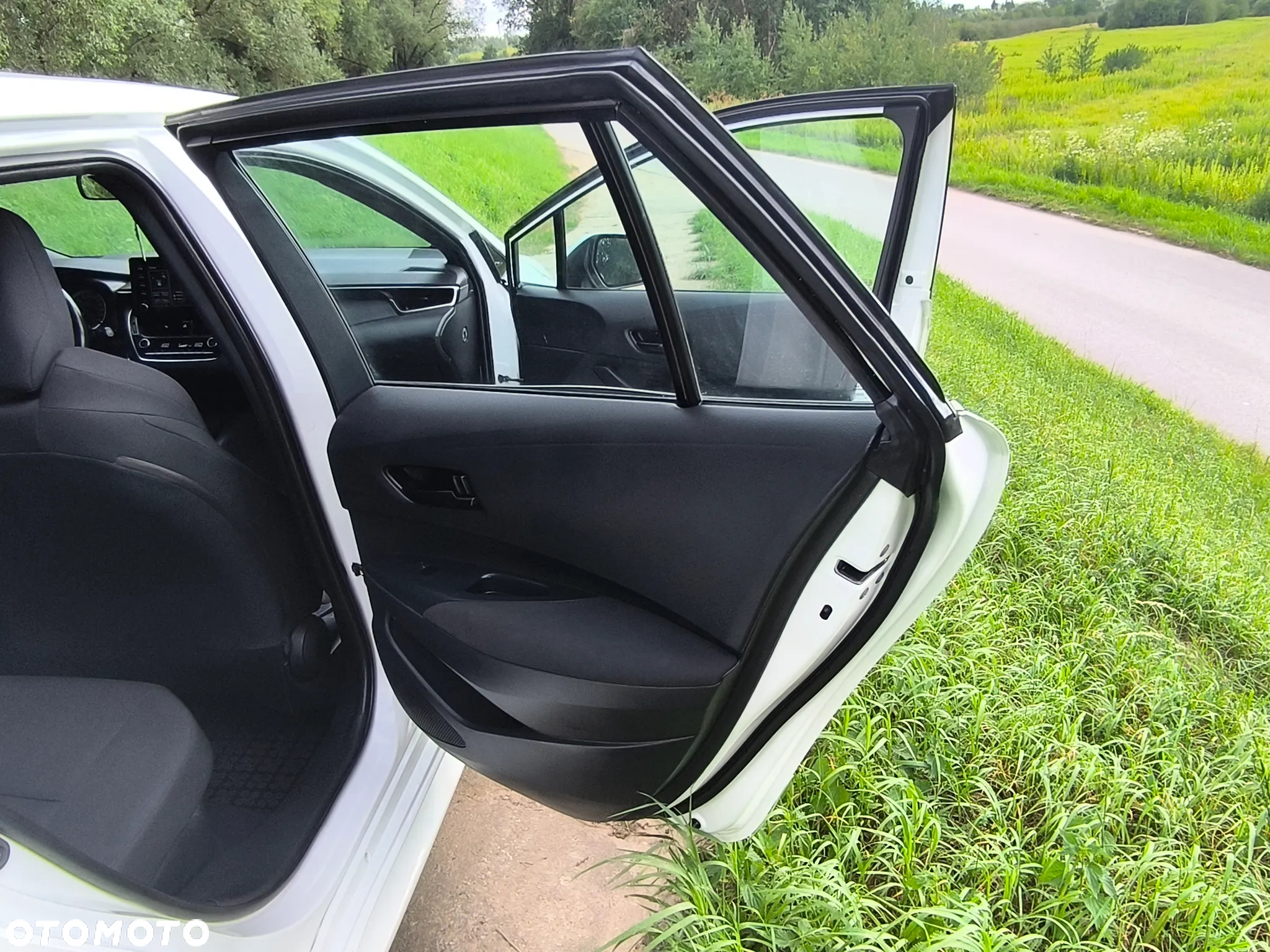 Toyota Corolla 1.8 Hybrid Active - 22