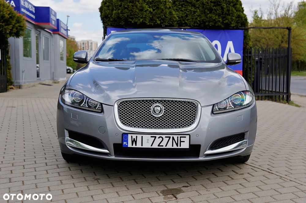 Jaguar XF 3.0 V6 D Luxury - 8