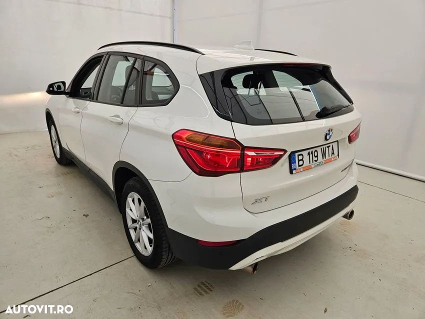 BMW X1 xDrive20i AT - 4