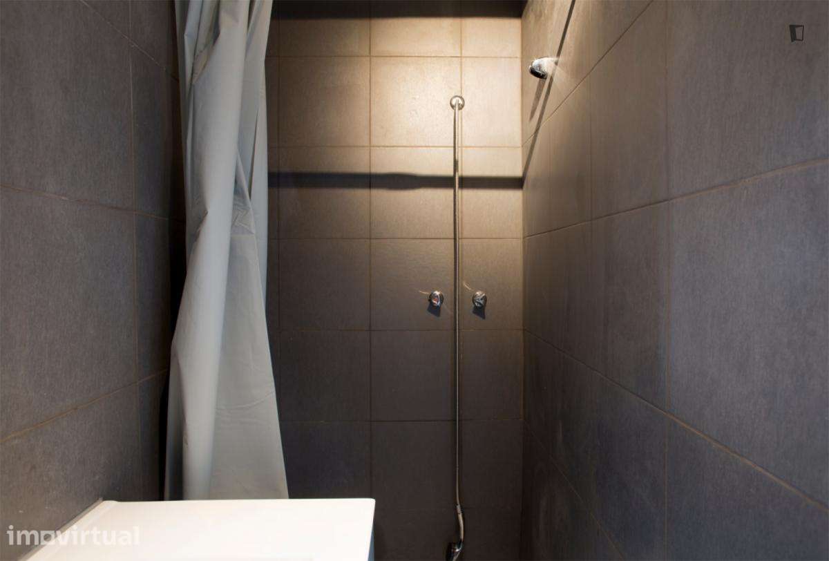 Quarto - localizado em Alcântara Lisbon - Grande imagem: 3/14
