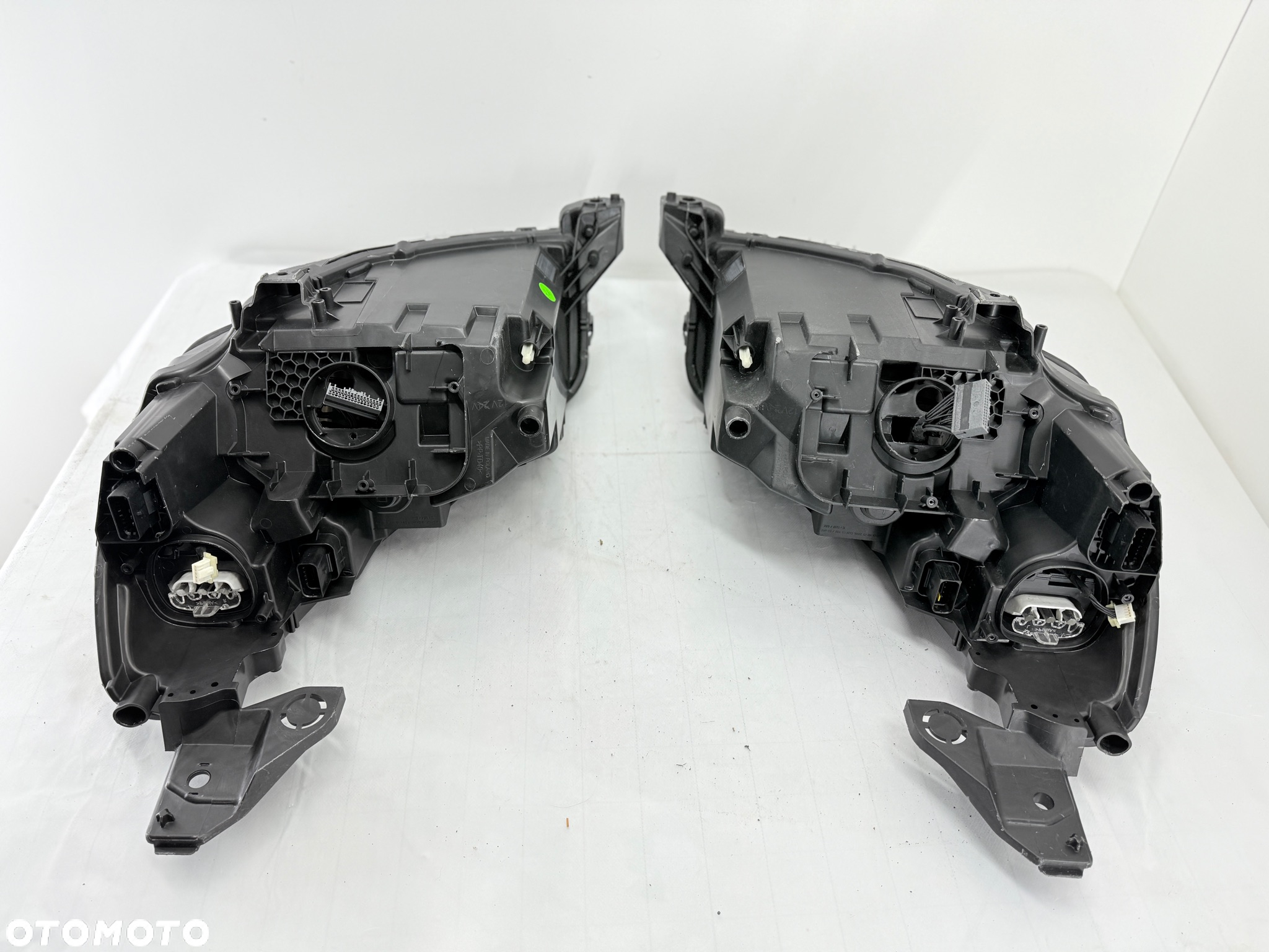 Lampa przednia prawa lewa Peugeot 208 II 2 - 7