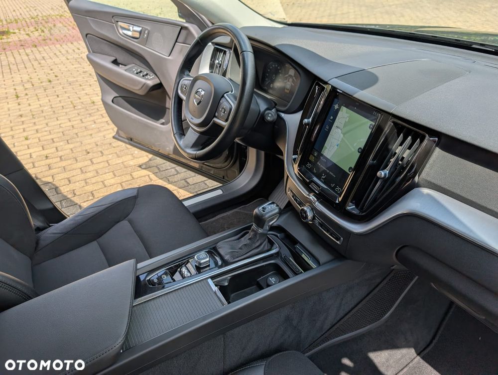 Volvo XC 60 D4 AWD Momentum - 31