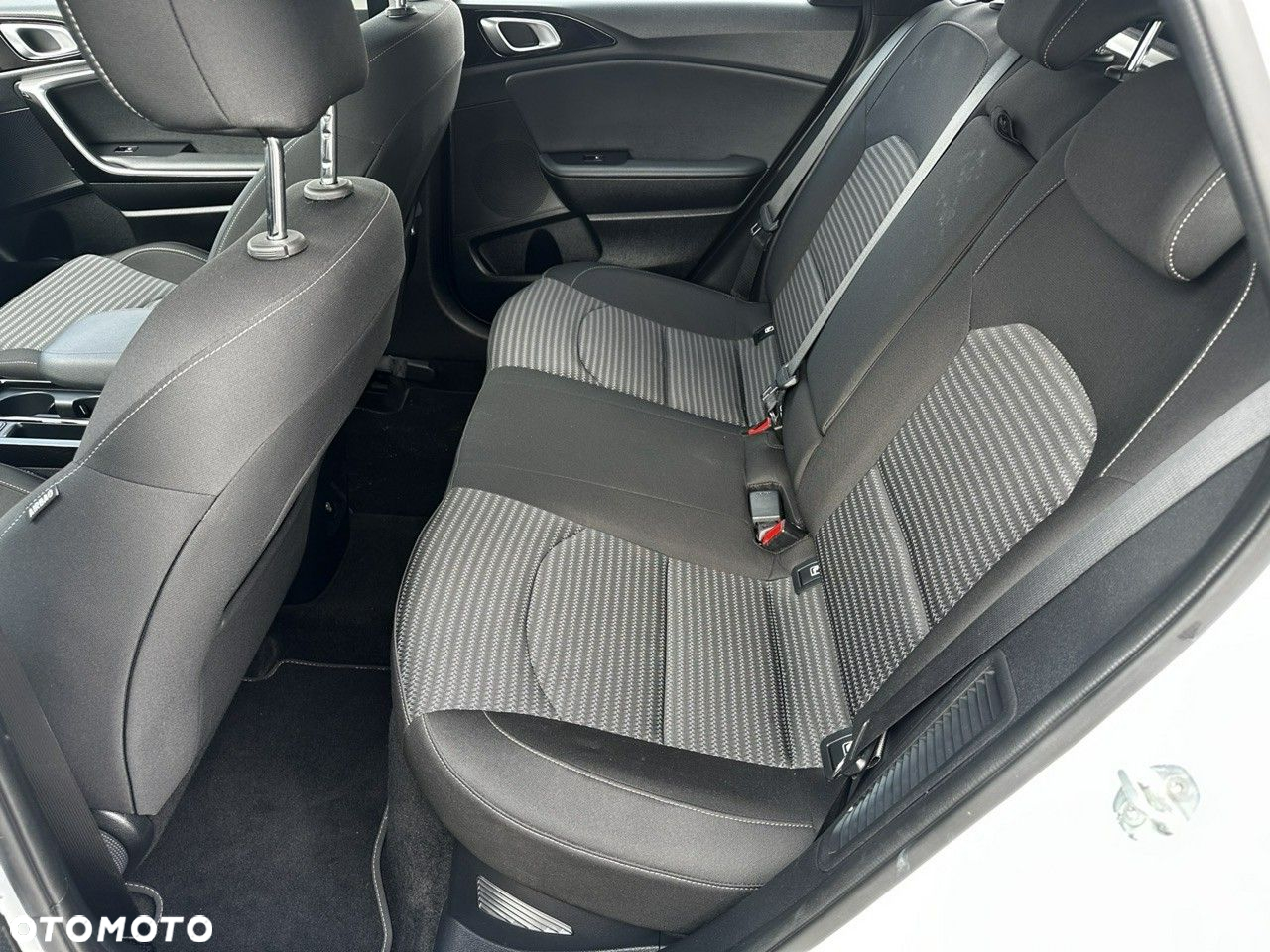 Kia Ceed 1.6 GDI PHEV L Business Line DCT - 22