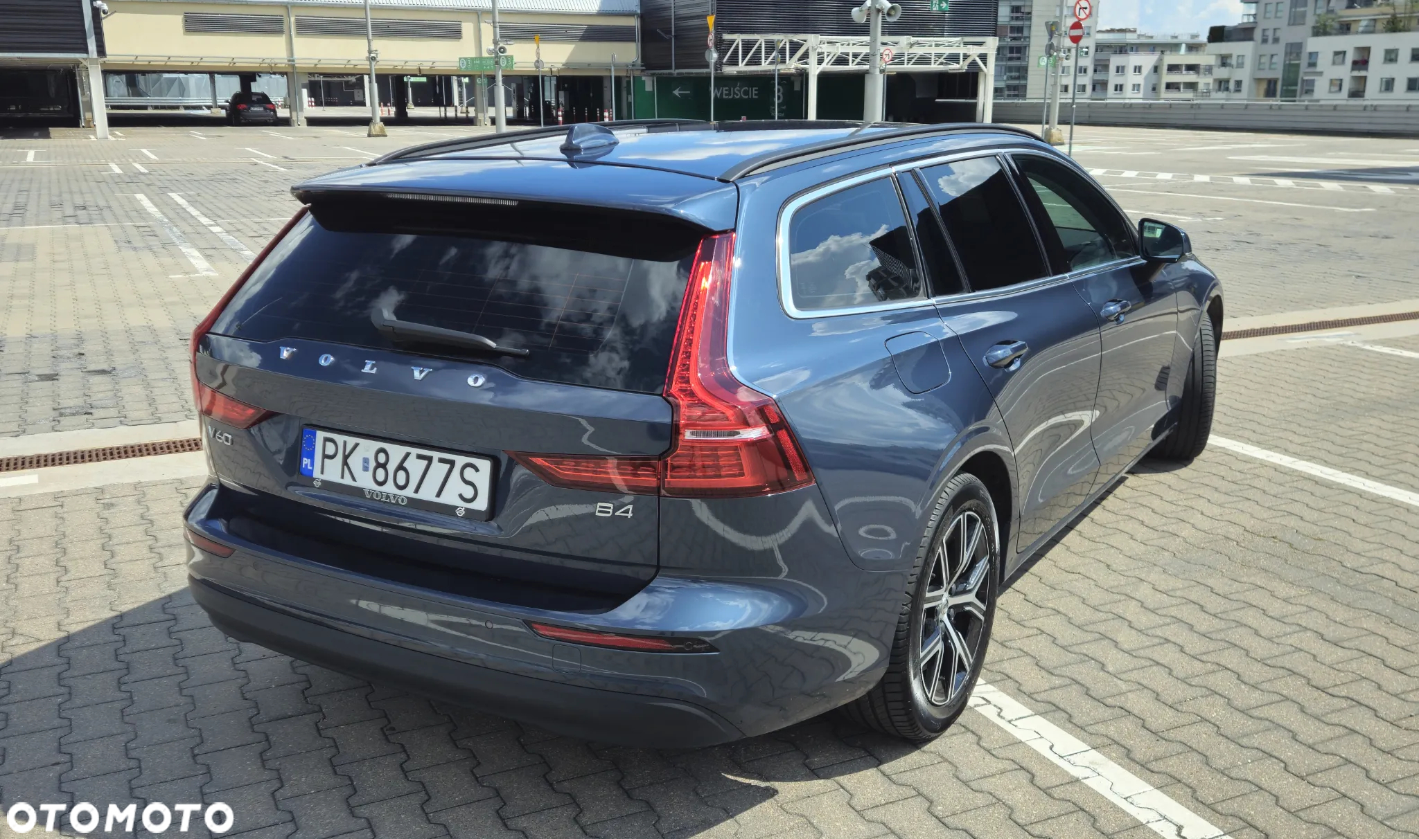 Volvo V60 B4 D Plus Dark - 9
