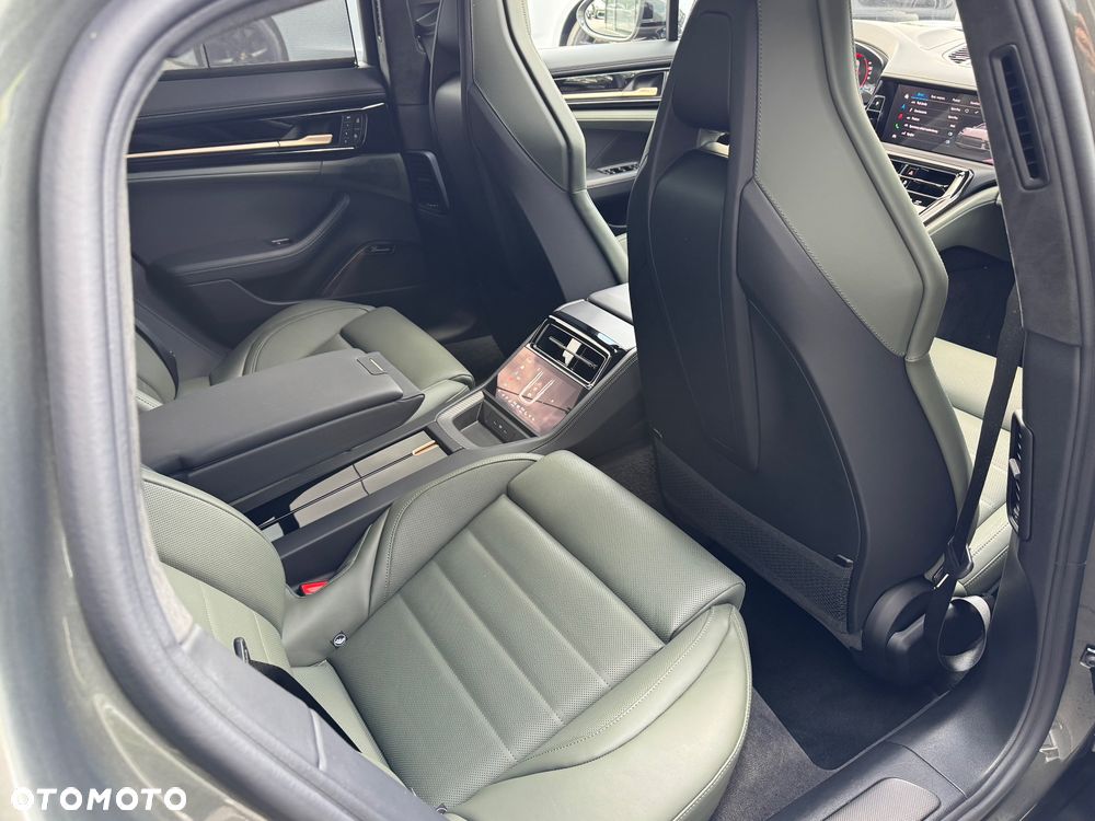 Porsche Panamera Turbo S E-Hybrid PHEV - 25