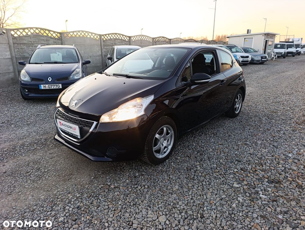 Peugeot 208 - 1