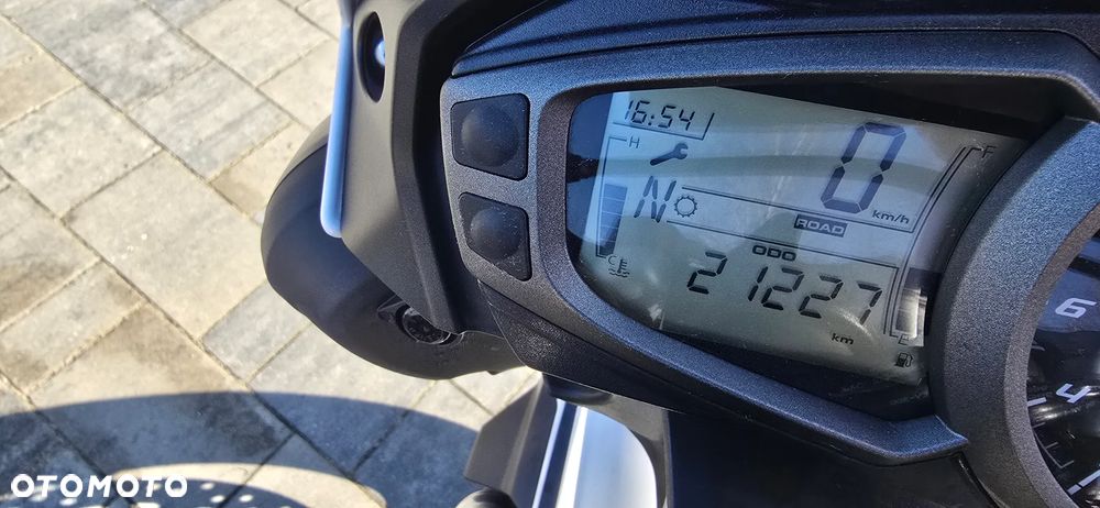 Triumph Street Triple - 9