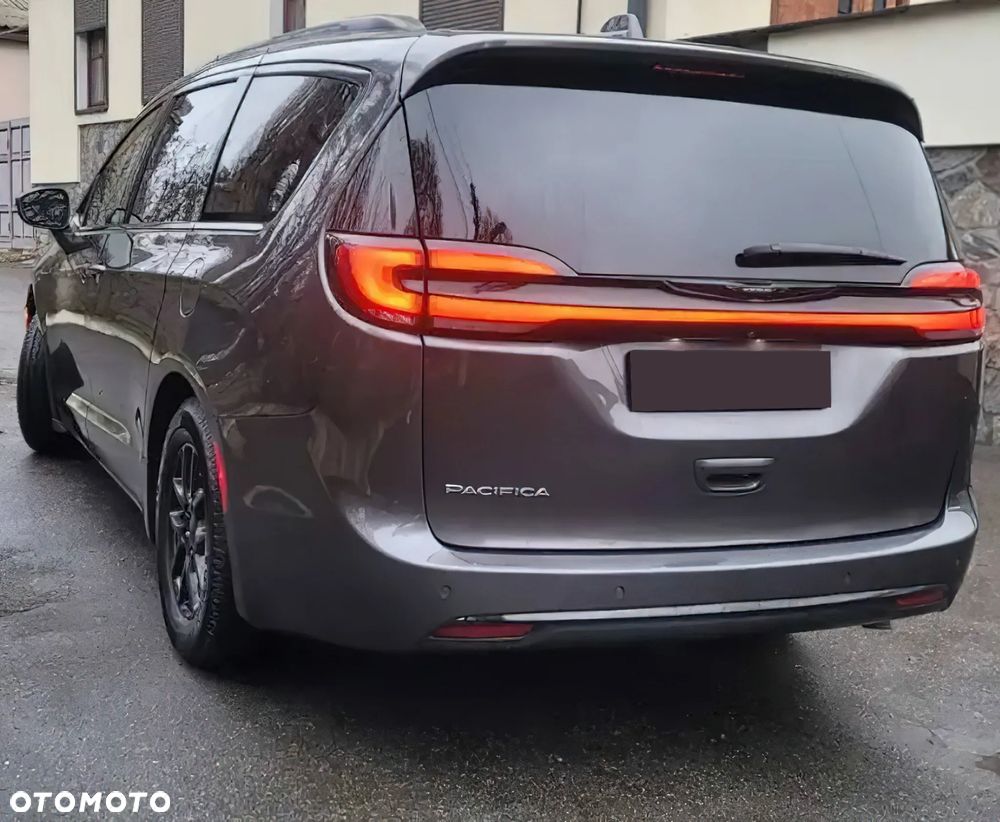Chrysler Pacifica - 4
