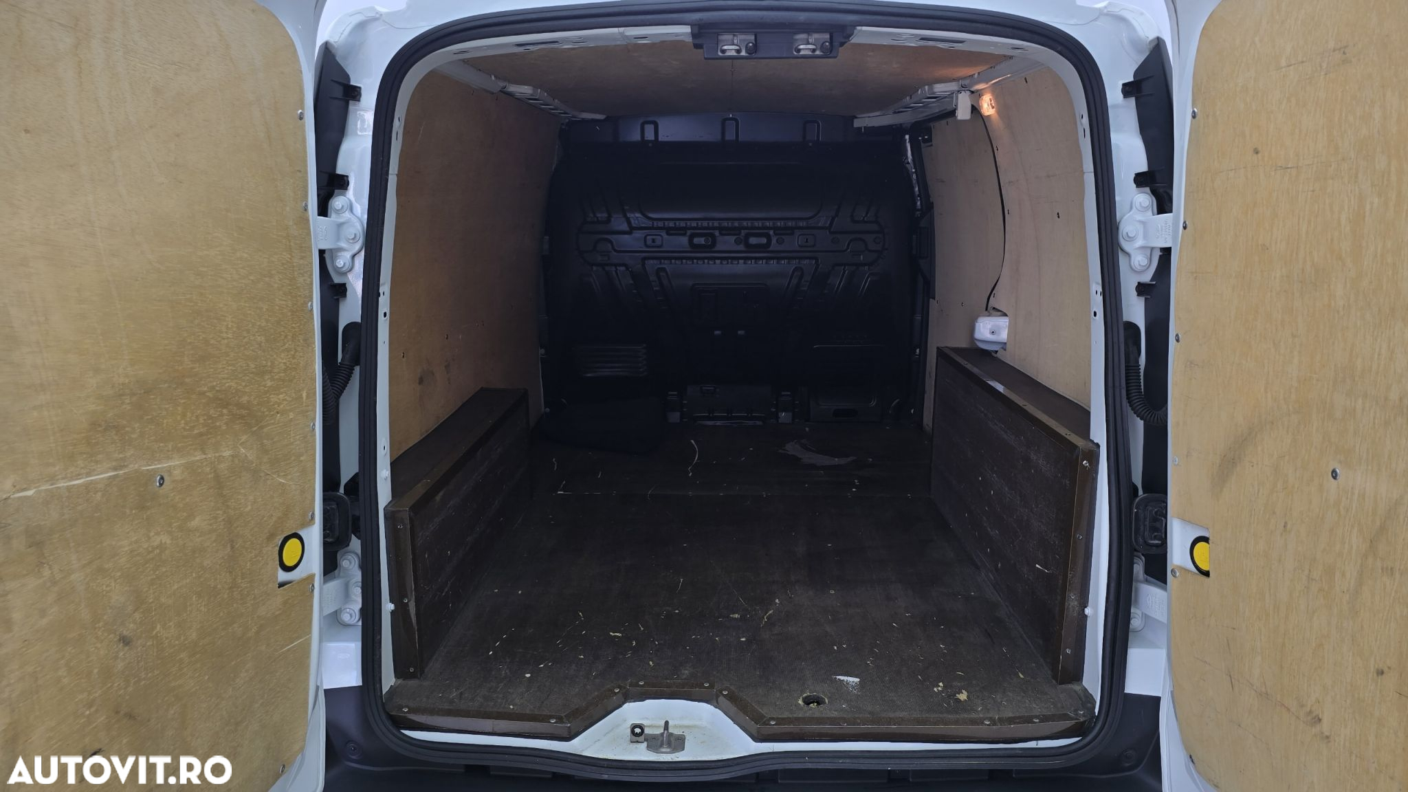 Ford Transit Connect - 25