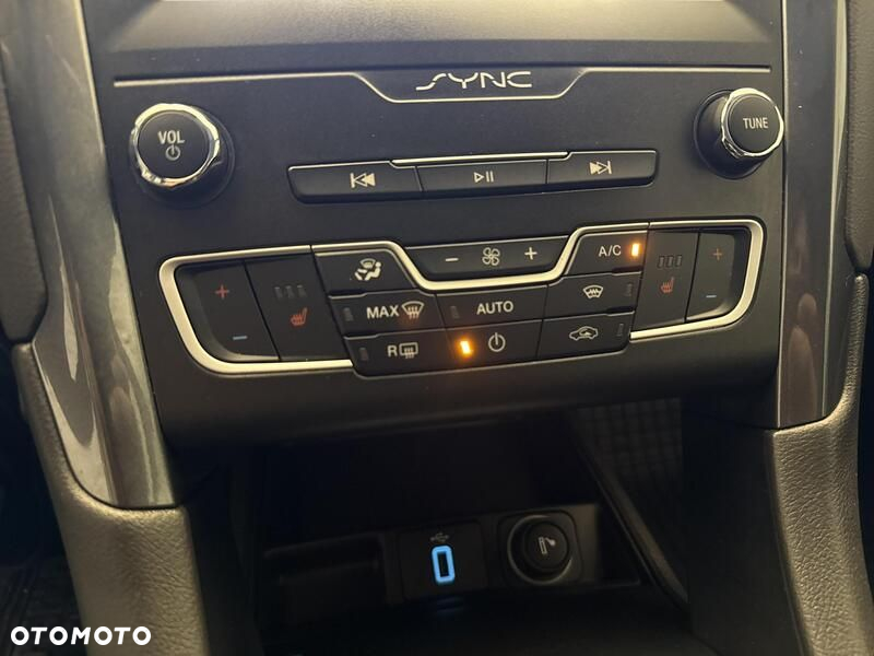 Ford Mondeo - 17