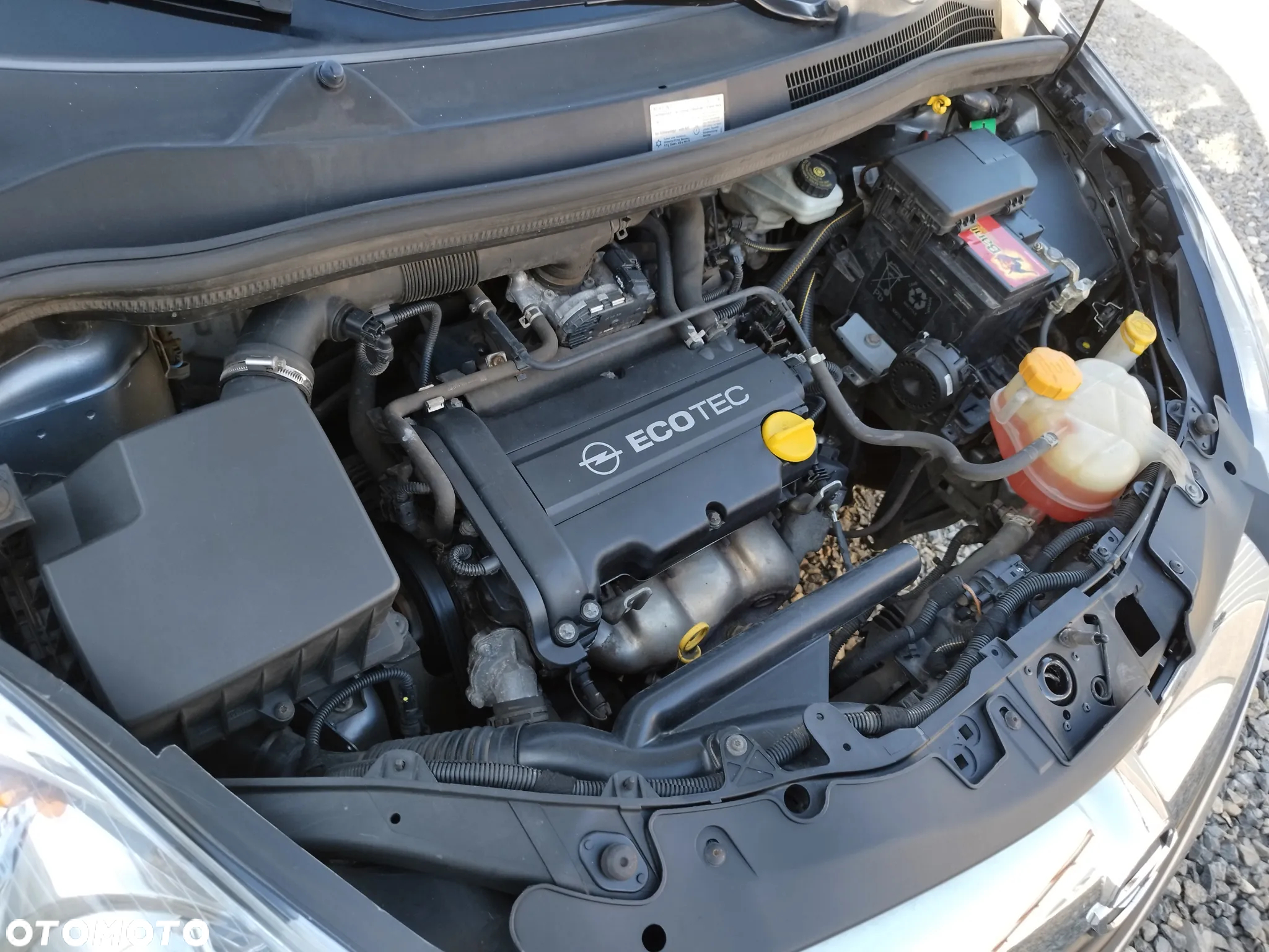Opel Corsa 1.2 16V Cosmo - 28