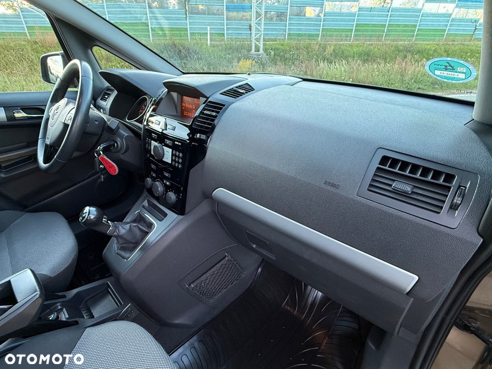 Opel Zafira - 28
