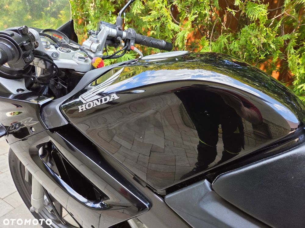 Honda CBR - 16