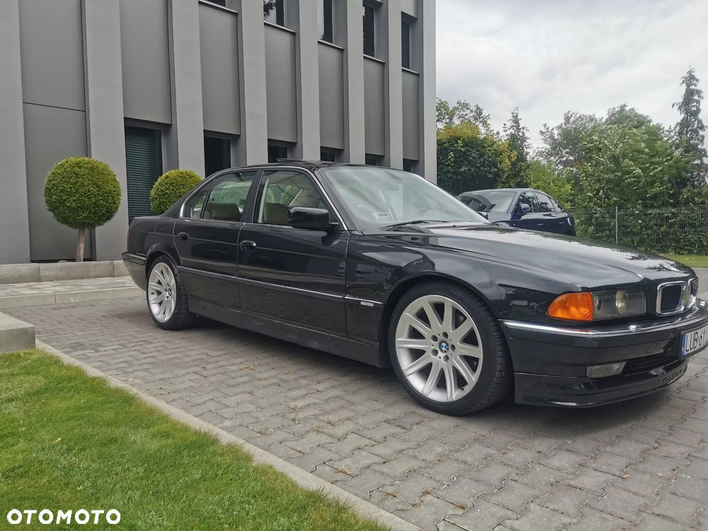 BMW Seria 7 - 13