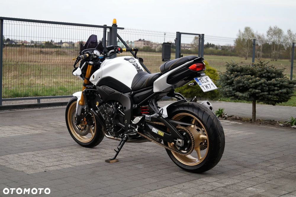 Yamaha FZ8 - 8