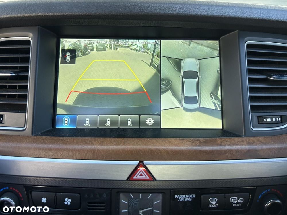 Hyundai Genesis - 32