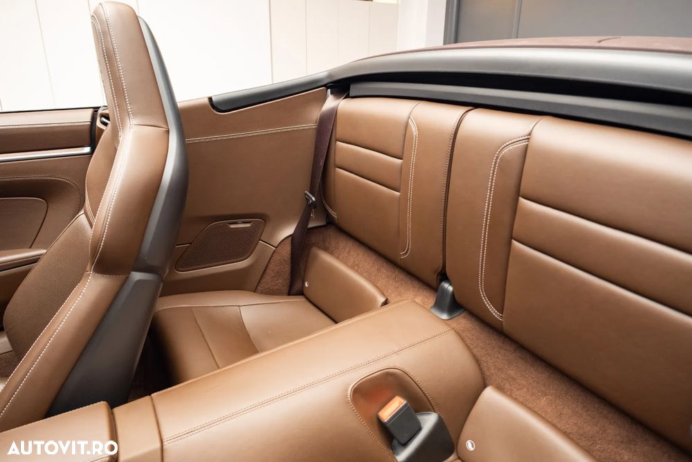 Porsche 911 Carrera 4S PDK - 38