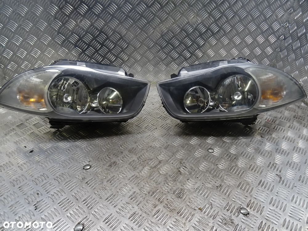 BMW E87  SERIA 1 04-07 2.0B LAMPA PRAWA LEWA PRZÓD PRZEDNIA - 1