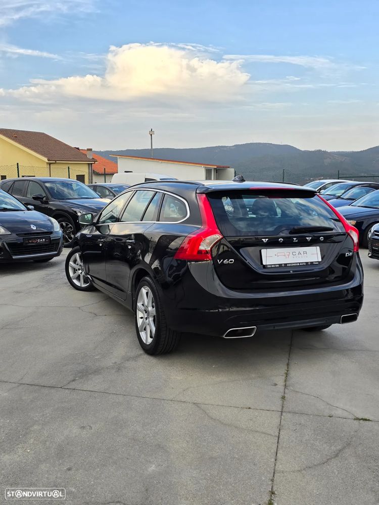 Volvo V60 2.0 D4 Momentum - 24