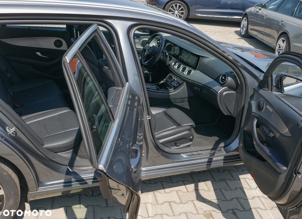 Mercedes-Benz Klasa E 300 de 4Matic 9G-TRONIC Avantgarde - 24