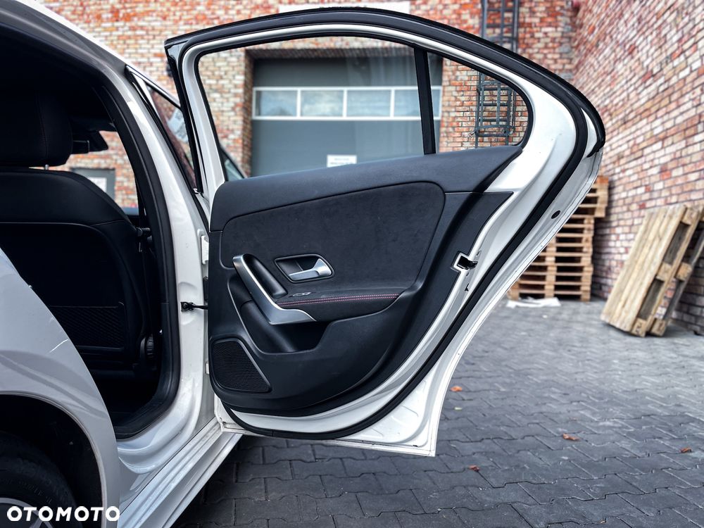 Mercedes-Benz Klasa A 180 7G-DCT AMG Line - 12