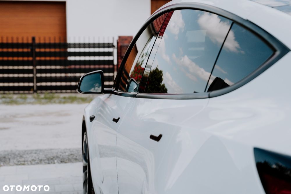 Tesla Model Y Performance AWD - 9
