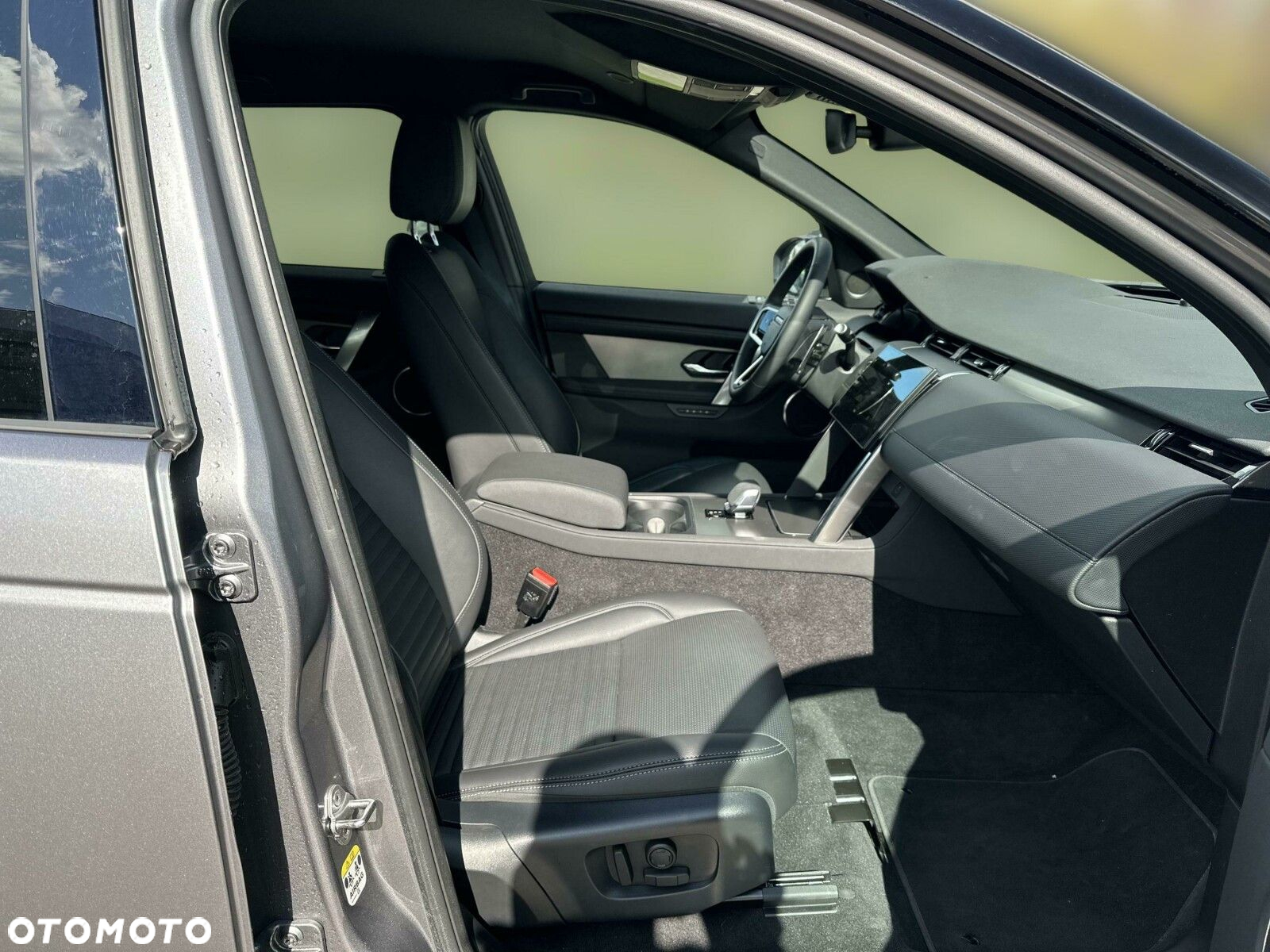 Land Rover Discovery Sport - 12